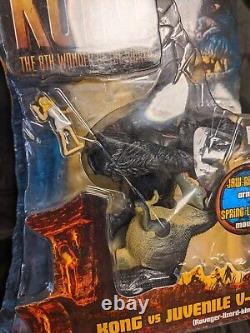 KONG vs JUVENILE V-REX. 8th Wonder Of The World Figure. New & Unopened Condition