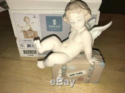 RARE LLADRO FIGURE 010.07310 TRAVEL THE WORLD OF LLADRO NEW YORK MINT with Box