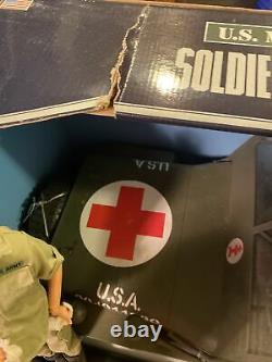 Soldiers of the World U. S. Military Medic Jeep 16 NEW