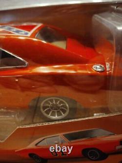 THE DUKES OF HAZARD GENERAL LEE Dodge Charger 118 Auto World Die Cast NEW