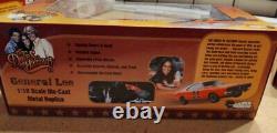 THE DUKES OF HAZARD GENERAL LEE Dodge Charger 118 Auto World Die Cast NEW