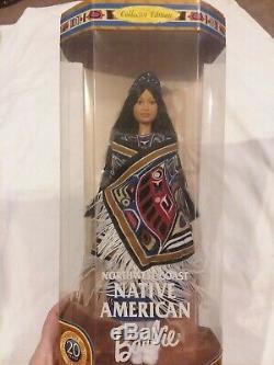 1999 Côte Nord-ouest Amérindien Barbie Doll Du Monde Nouveau Dans L'encadré