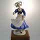 Breton Royal Doulton Danseur Du Monde Hn2383 Nouveau En Boite Angleterre Peggy Davies