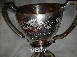 Coupe Du Trophée Tall Silver Silver Sur 200 G Nouvelles Du Monde Fléchettes Gallois 1958