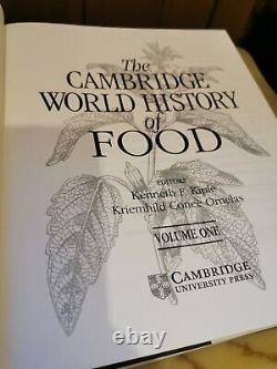 L'histoire mondiale de l'alimentation de Cambridge (ensemble de 2 volumes) comme neuf