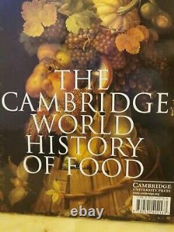 L'histoire mondiale de l'alimentation de Cambridge (ensemble de 2 volumes) comme neuf