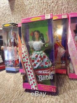 La Collection De Poupées Du Monde Barbie, Lot De 9, Est Neuve Dans Son Emballage Polonais Et Plus