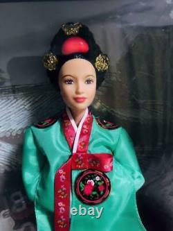 Poupée Barbie De La Princesse Du Monde De Corée Mattel Nouveau
