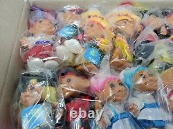 Russ Autour Du Monde 5 Troll Doll Lot De 24. Tous Les Nouveaux Sacs, Tous Avec Des Étiquettes