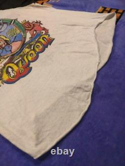 T-shirt rare et vintage du groupe Queen des années 1970 lors de leur tournée aux États-Unis 'News Of The World' avec Frank le robot