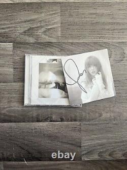 Taylor Swift a signé le département des poètes torturés Le manuscrit CD Photo EN MAIN X4